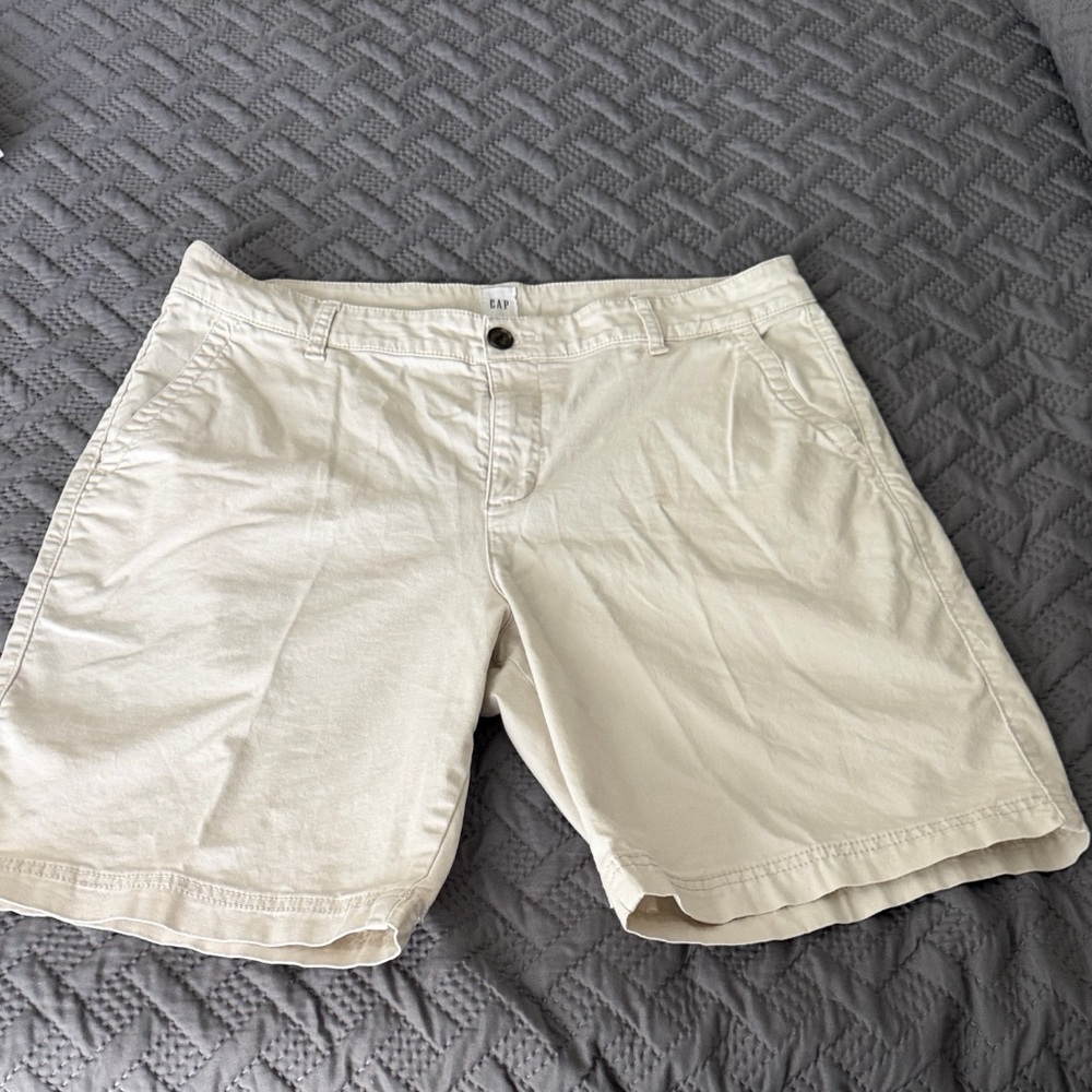 Classic khaki shorts.